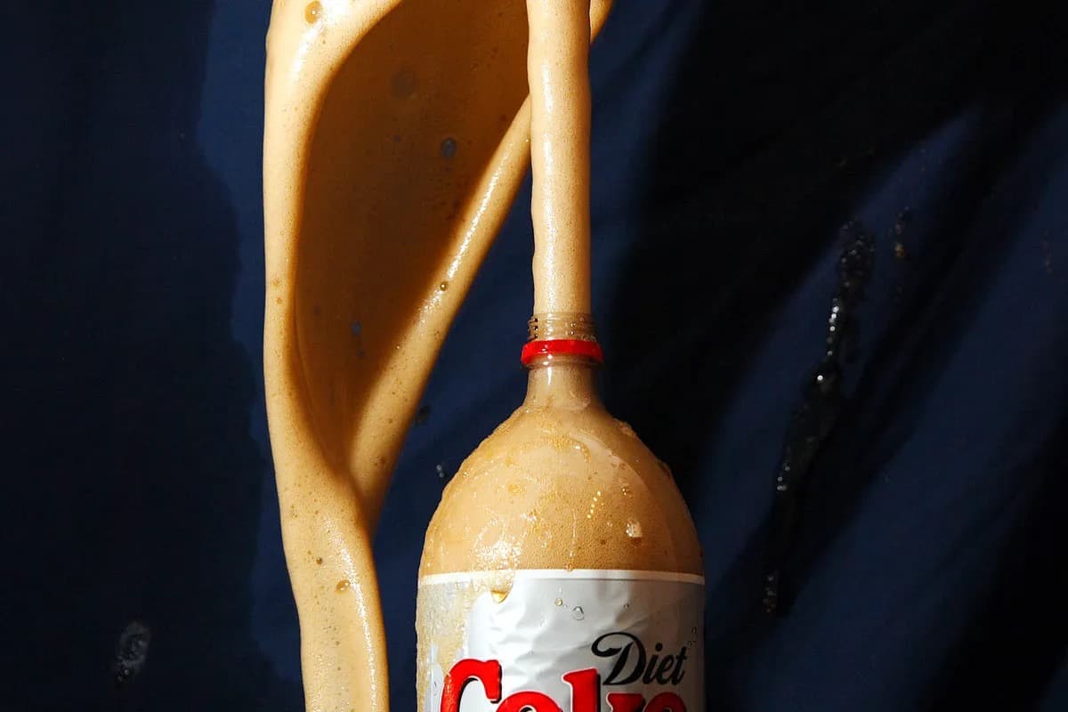 Coke and Mentos chemical reaction science experiment for kids